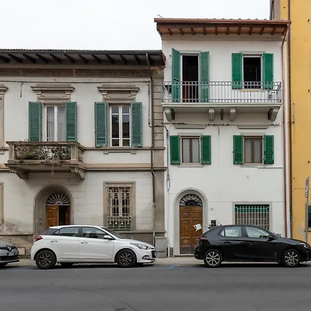 Comfortable X4 Apartment Pisa